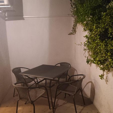 Apartments Luka Убли Экстерьер фото