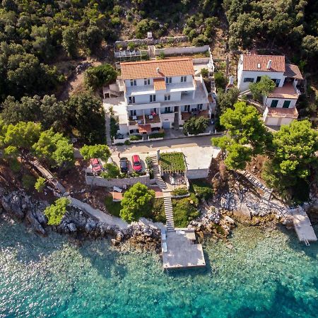 Apartments Luka Убли Экстерьер фото