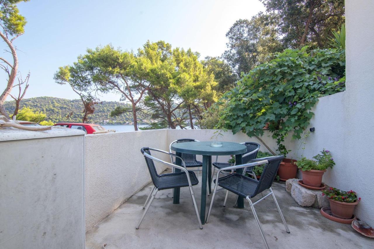 Apartments Luka Убли Экстерьер фото