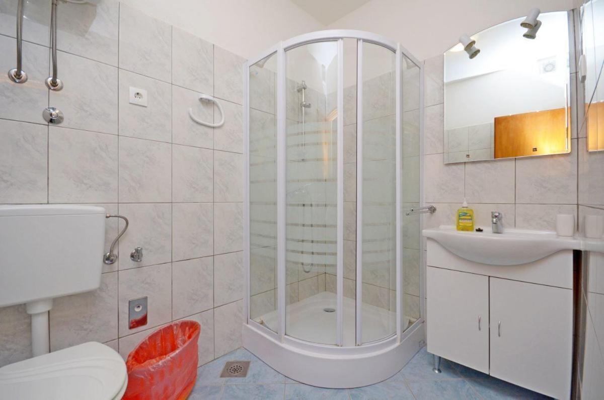 Apartments Luka Убли Экстерьер фото