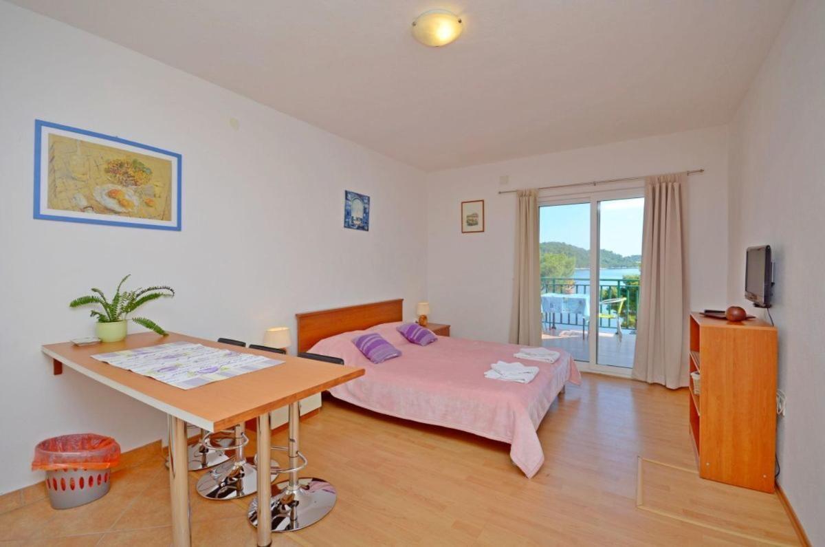 Apartments Luka Убли Экстерьер фото