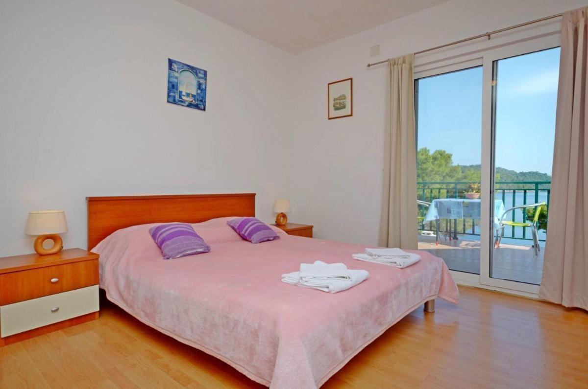 Apartments Luka Убли Экстерьер фото